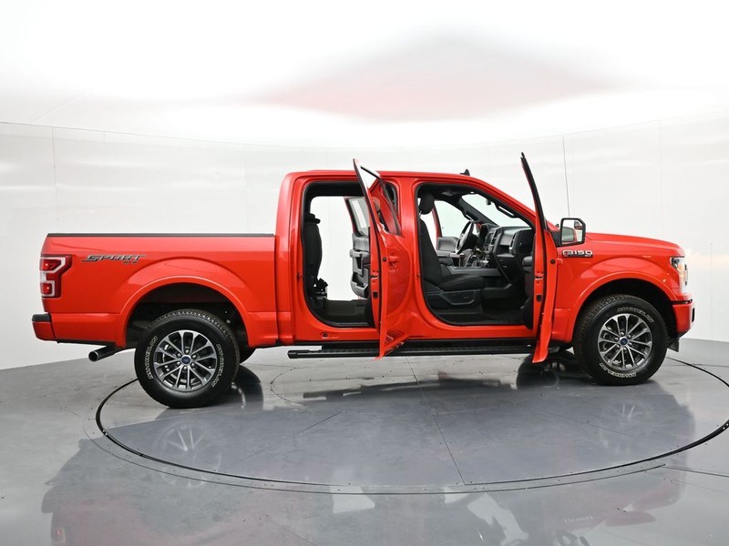 Ford F-150 Vehicle Full-screen Gallery Image 21