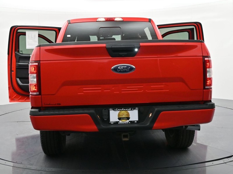 Ford F-150 Vehicle Full-screen Gallery Image 24