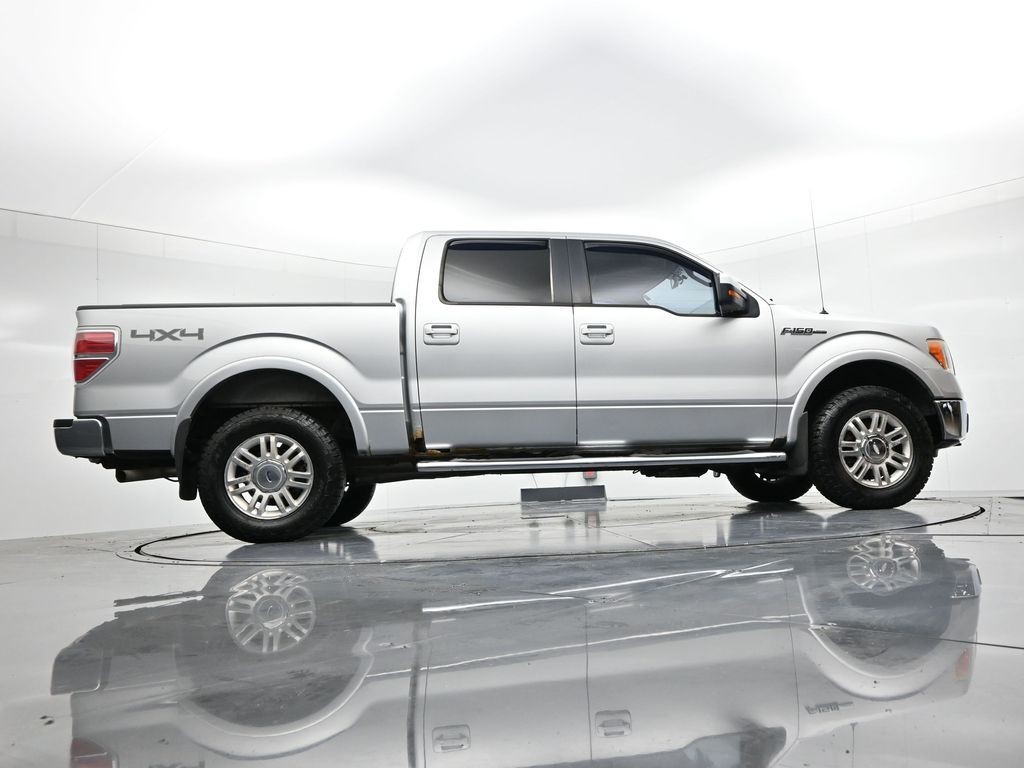 Ford F-150 Vehicle Full-screen Gallery Image 21