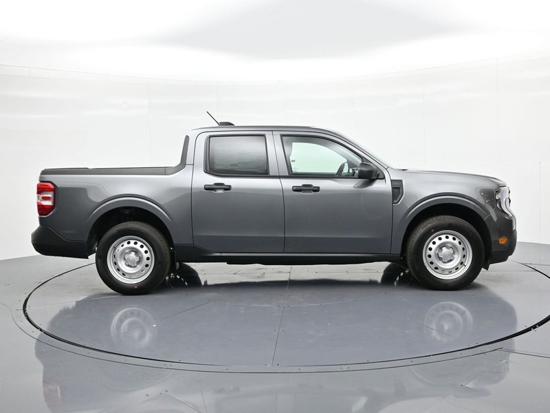 Ford Maverick Vehicle Full-screen Gallery Image 5