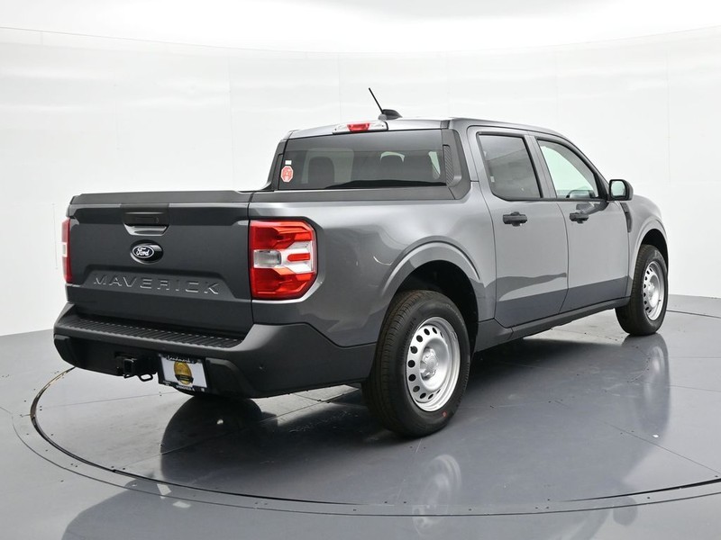 Ford Maverick Vehicle Full-screen Gallery Image 6