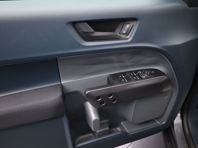 Ford Maverick Vehicle Full-screen Gallery Image 11