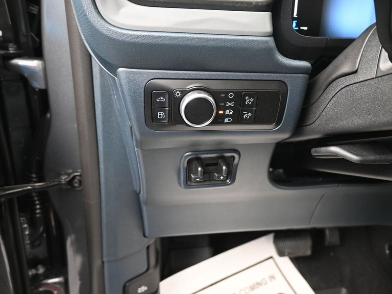 Ford Maverick Vehicle Full-screen Gallery Image 12