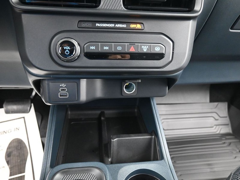 Ford Maverick Vehicle Full-screen Gallery Image 15