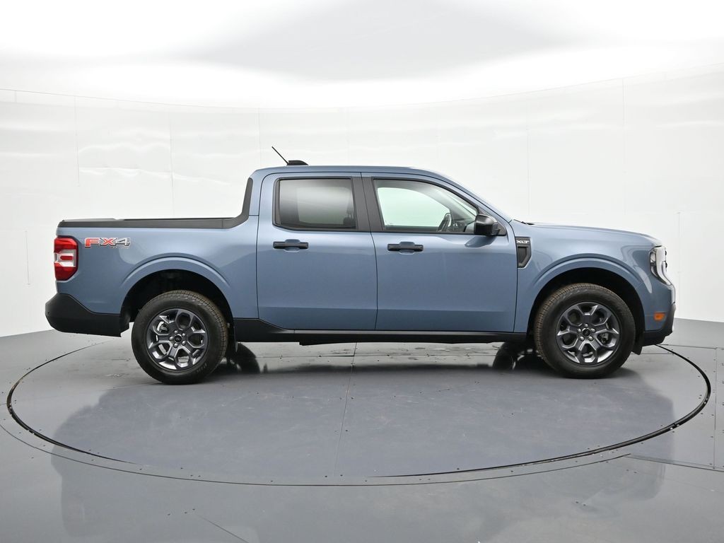 Ford Maverick Vehicle Full-screen Gallery Image 5