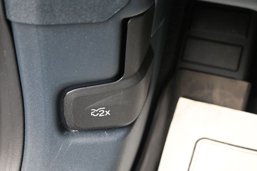 Ford Maverick Vehicle Full-screen Gallery Image 21