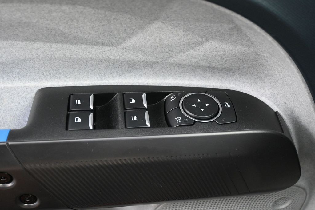 Ford Maverick Vehicle Full-screen Gallery Image 23