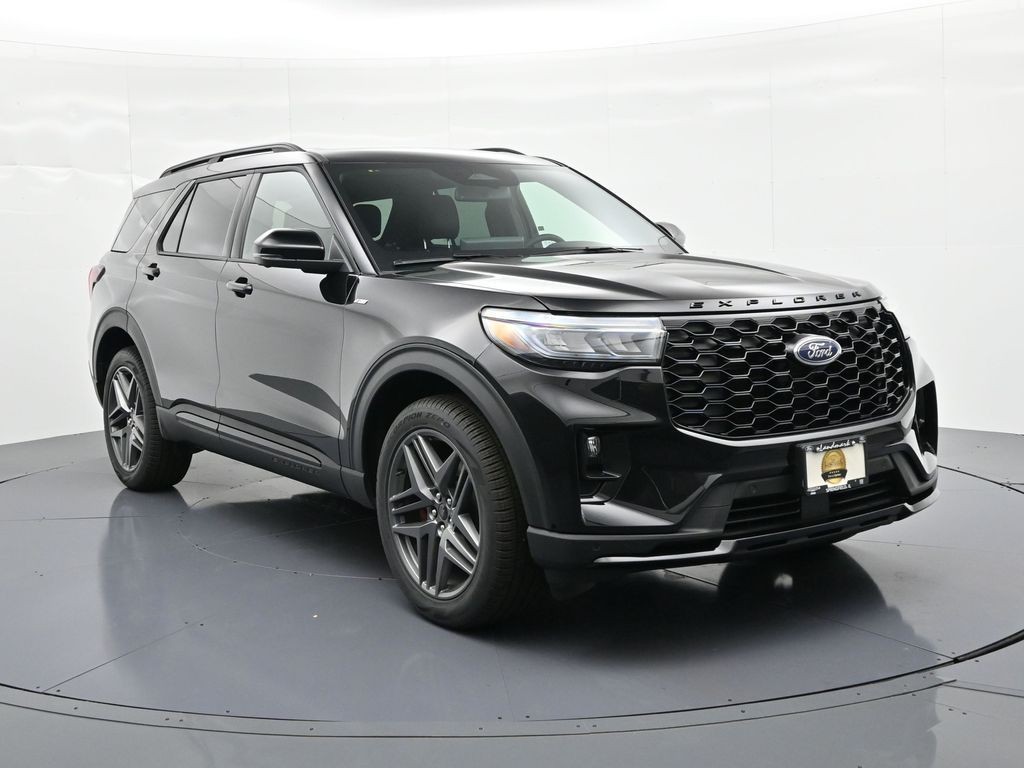 Ford Explorer Vehicle Full-screen Gallery Image 4