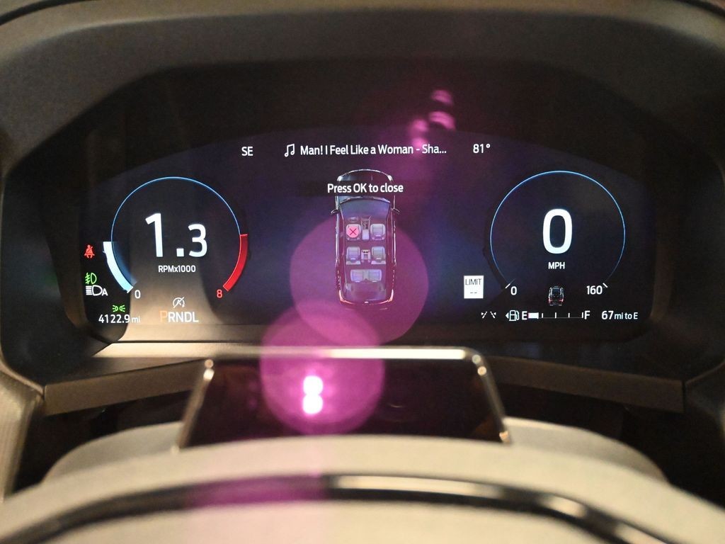 Ford Explorer Vehicle Full-screen Gallery Image 10