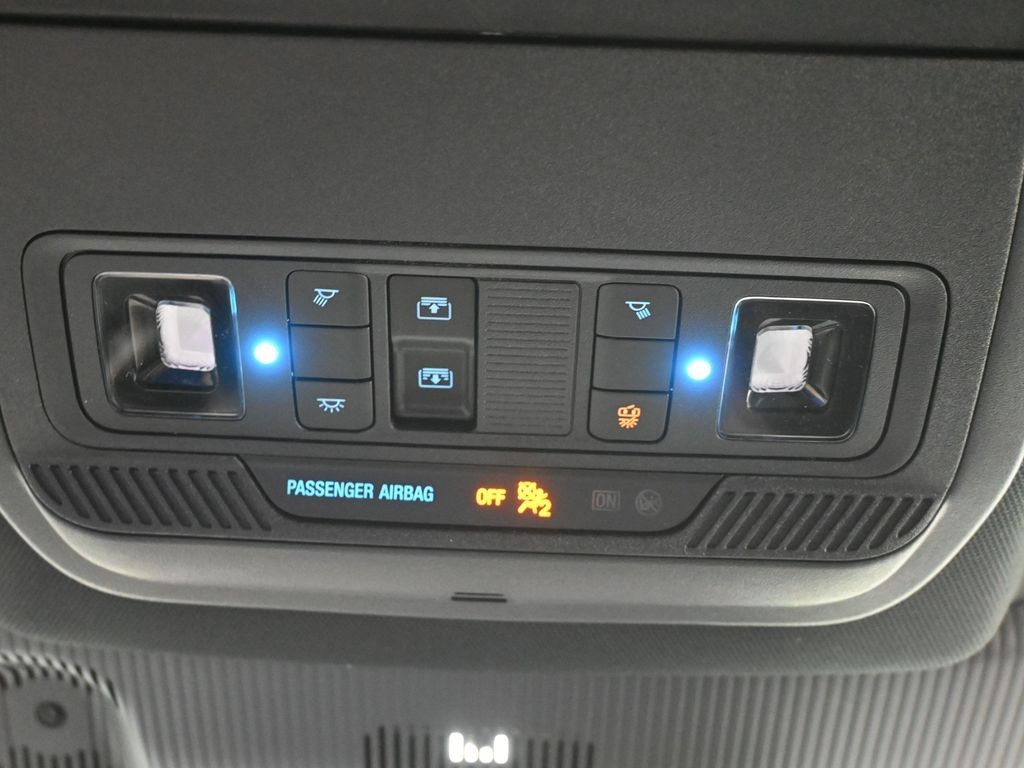 Ford Explorer Vehicle Full-screen Gallery Image 17