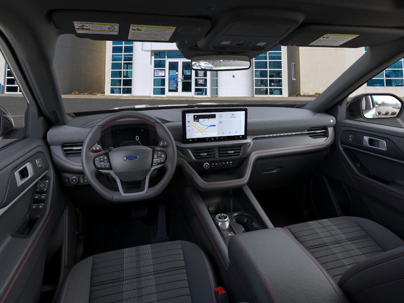 Ford Explorer Vehicle Full-screen Gallery Image 9