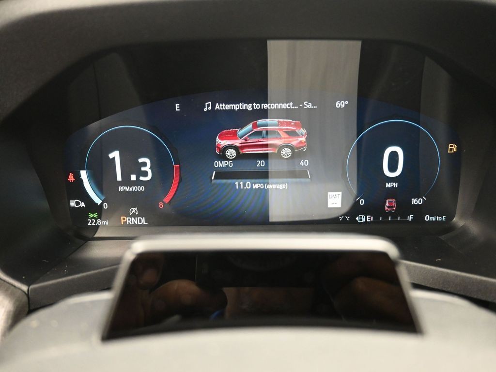 Ford Explorer Vehicle Full-screen Gallery Image 10