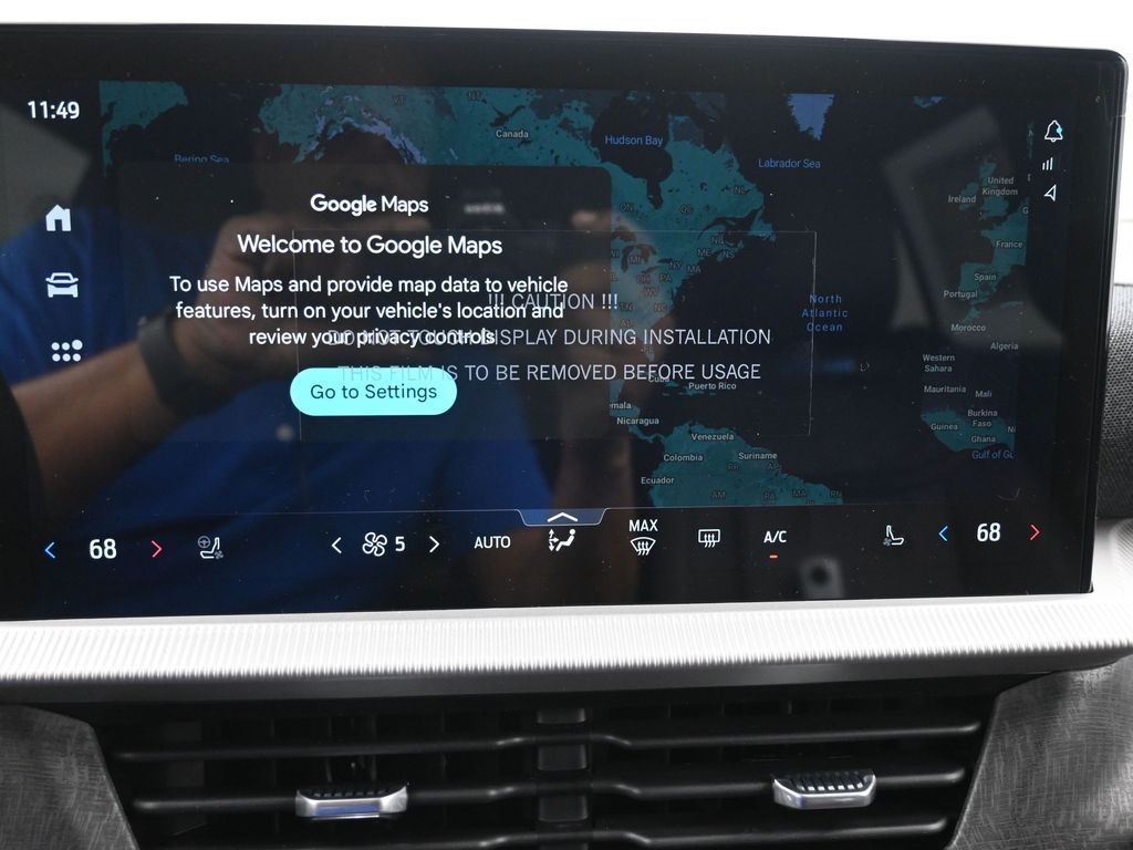 Ford Explorer Vehicle Full-screen Gallery Image 11