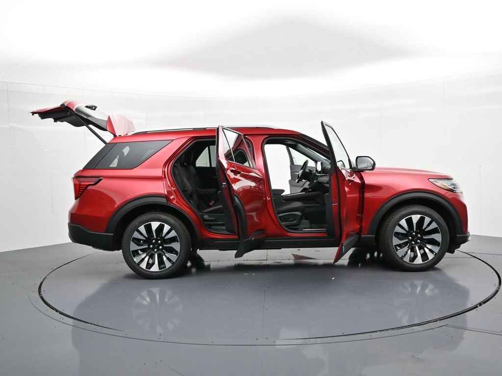 Ford Explorer Vehicle Full-screen Gallery Image 32