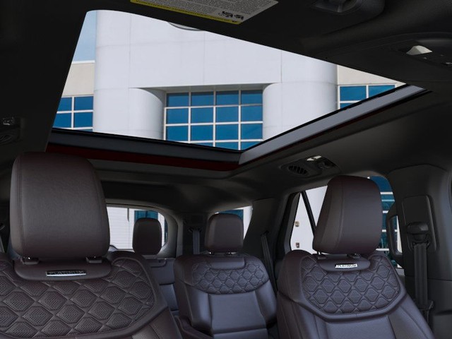 Ford Explorer Vehicle Full-screen Gallery Image 22