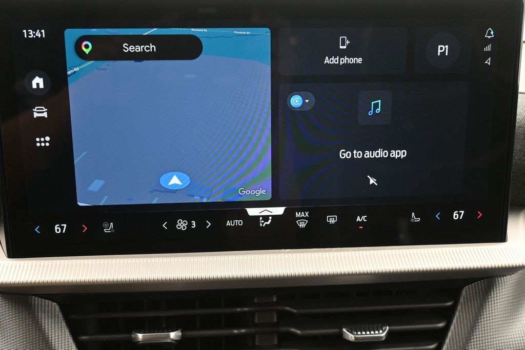 Ford Explorer Vehicle Full-screen Gallery Image 11