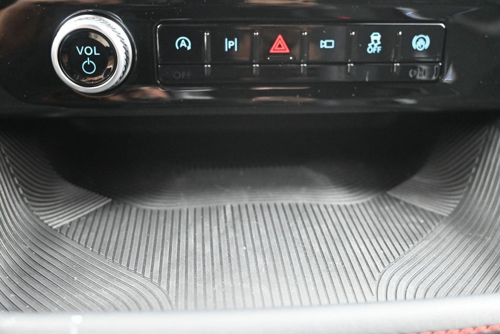 Ford Explorer Vehicle Full-screen Gallery Image 13