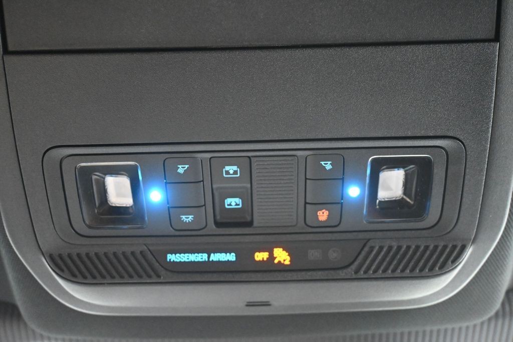 Ford Explorer Vehicle Full-screen Gallery Image 15