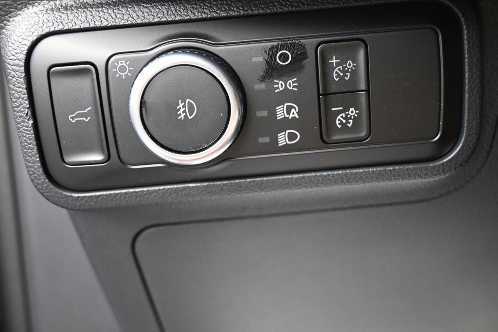 Ford Explorer Vehicle Full-screen Gallery Image 21