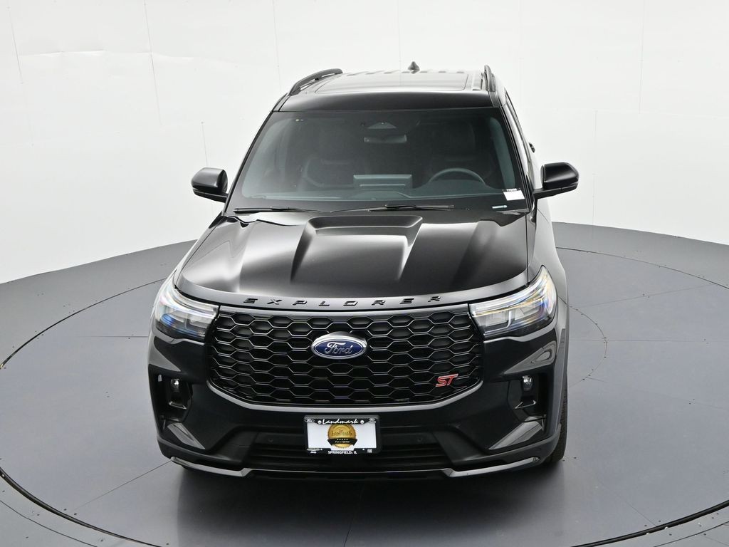 Ford Explorer Vehicle Full-screen Gallery Image 26