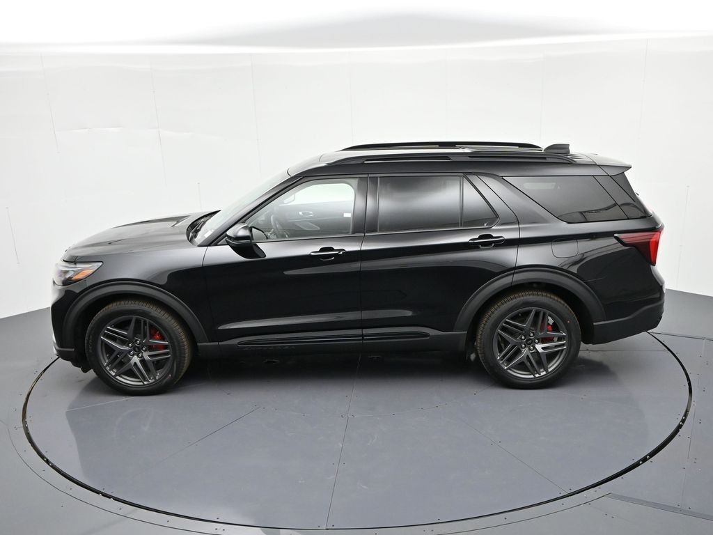 Ford Explorer Vehicle Full-screen Gallery Image 28