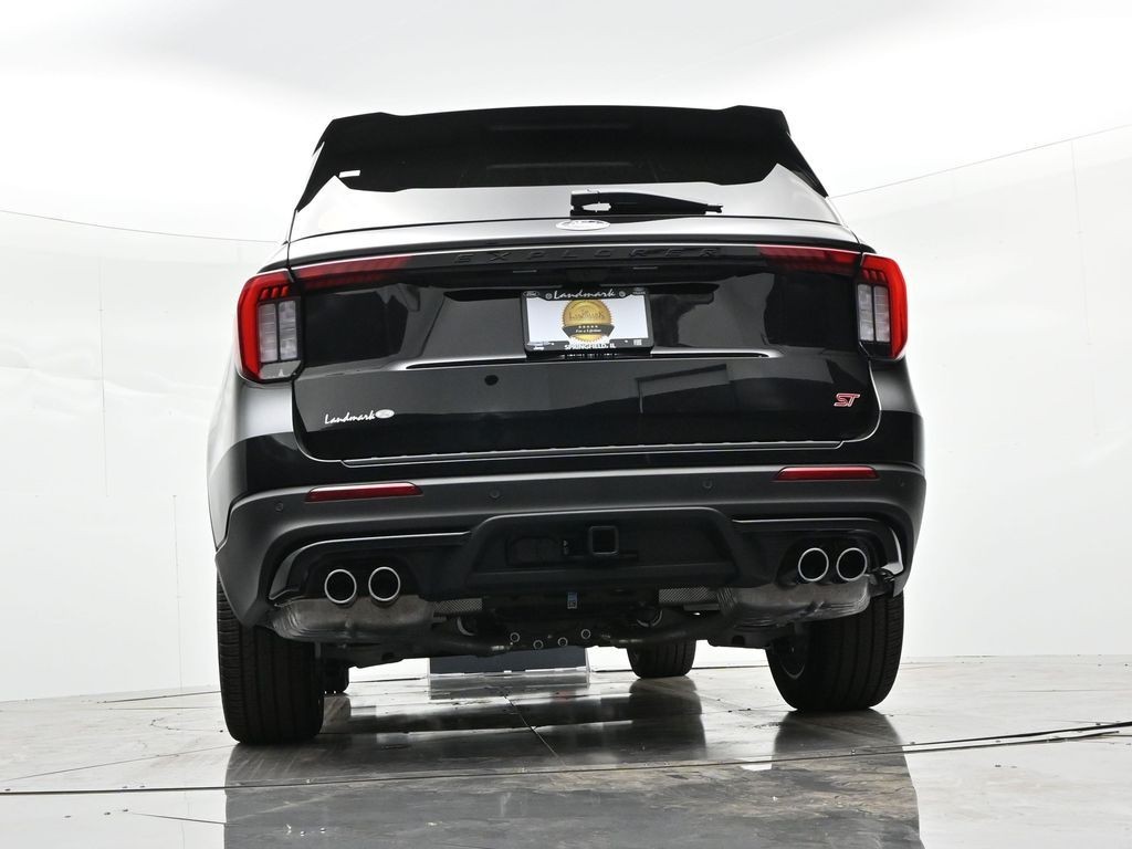 Ford Explorer Vehicle Full-screen Gallery Image 30