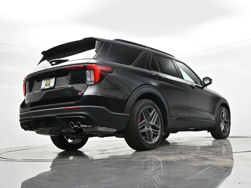 Ford Explorer Vehicle Full-screen Gallery Image 31
