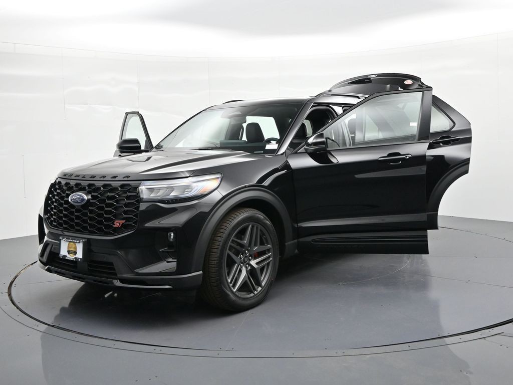 Ford Explorer Vehicle Full-screen Gallery Image 35