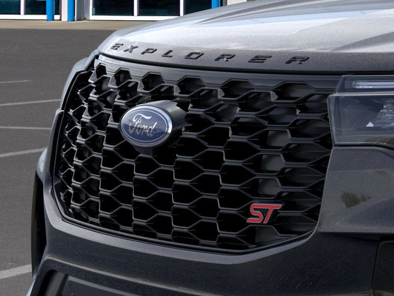 Ford Explorer Vehicle Full-screen Gallery Image 17