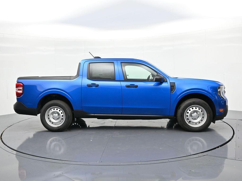 Ford Maverick Vehicle Full-screen Gallery Image 5