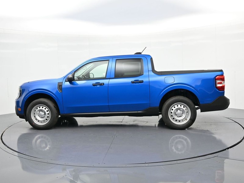 Ford Maverick Vehicle Full-screen Gallery Image 9