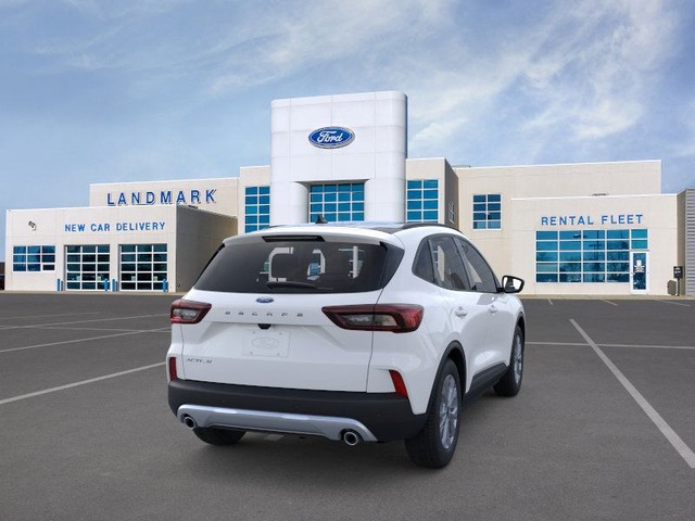 Ford Escape Vehicle Full-screen Gallery Image 8