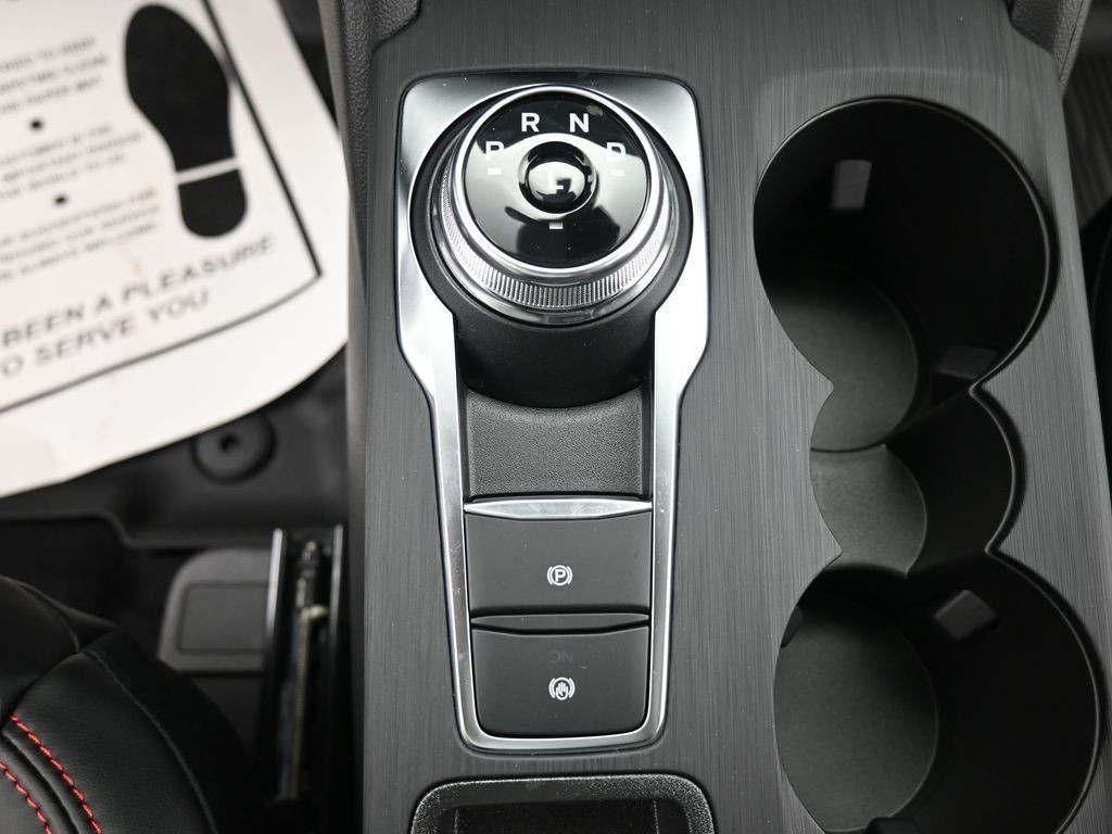 Ford Escape Hybrid Vehicle Full-screen Gallery Image 13