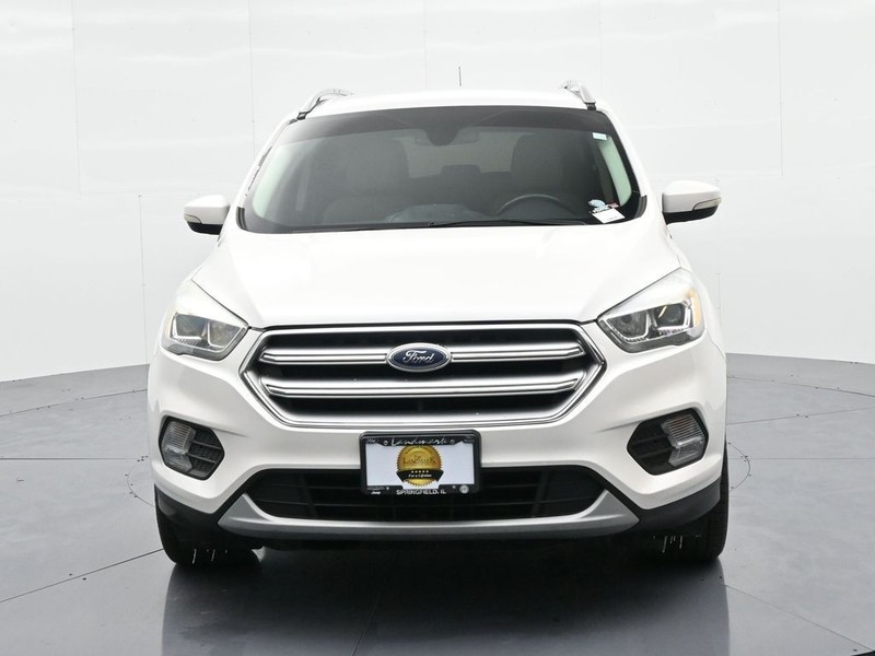 Ford Escape Vehicle Full-screen Gallery Image 3