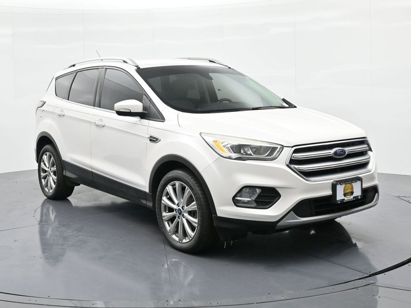 Ford Escape Vehicle Full-screen Gallery Image 4