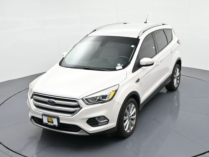 Ford Escape Vehicle Full-screen Gallery Image 17