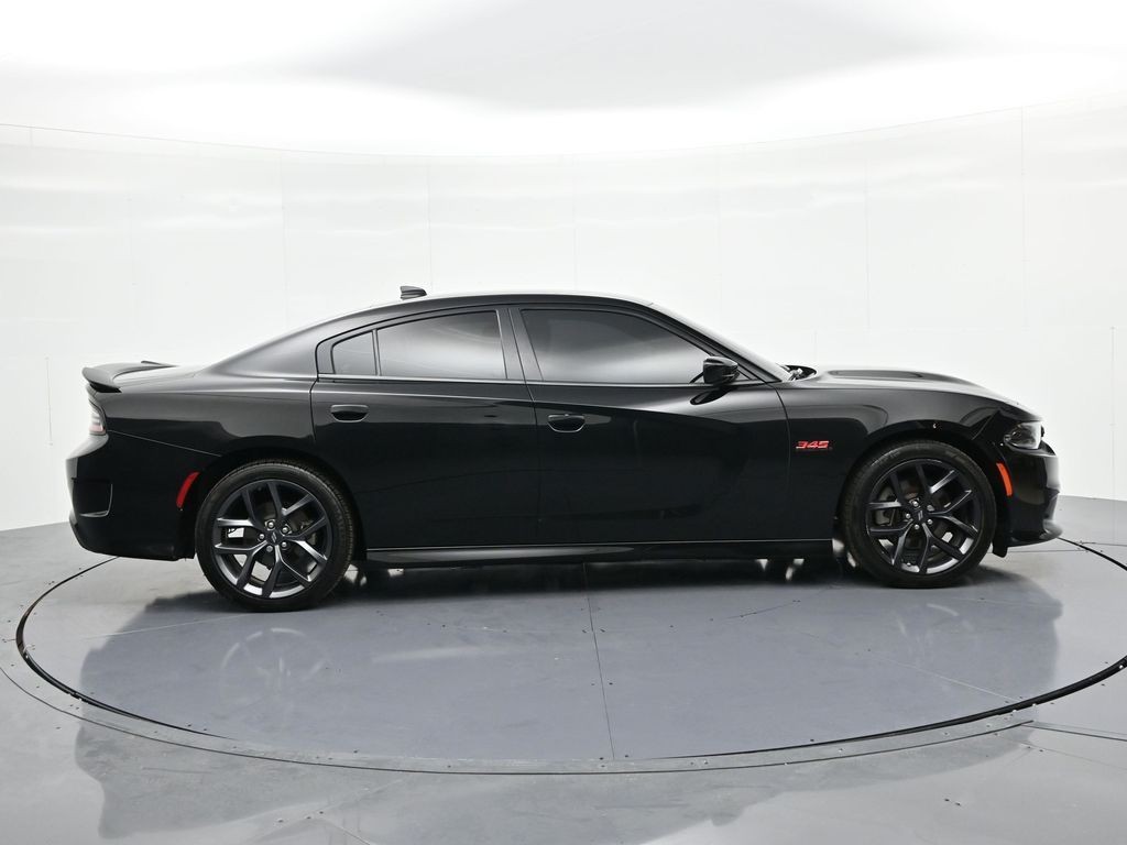 Dodge Charger Vehicle Full-screen Gallery Image 05