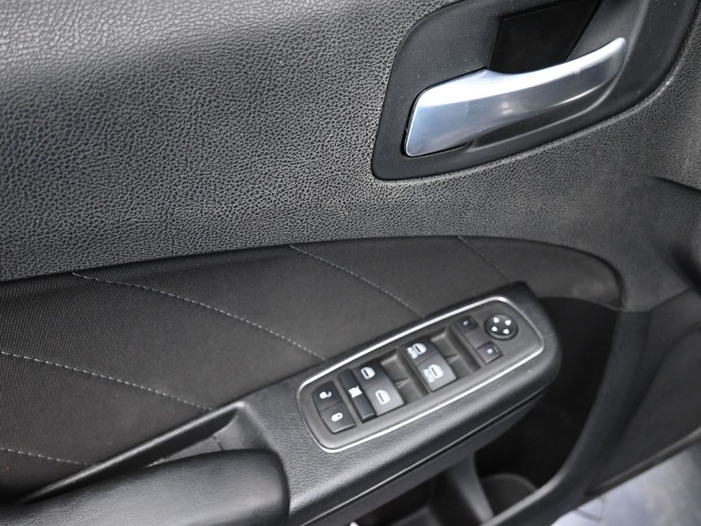 Dodge Charger Vehicle Full-screen Gallery Image 11