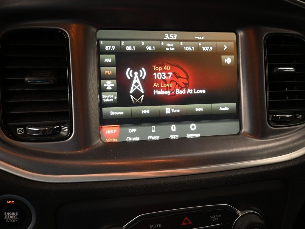 Dodge Charger Vehicle Full-screen Gallery Image 13