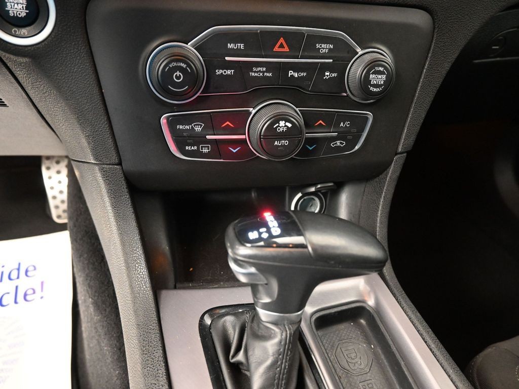 Dodge Charger Vehicle Full-screen Gallery Image 14