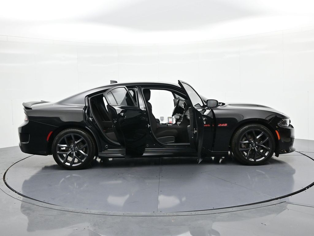 Dodge Charger Vehicle Full-screen Gallery Image 24