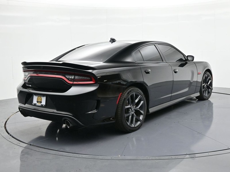 Dodge Charger Vehicle Full-screen Gallery Image 6