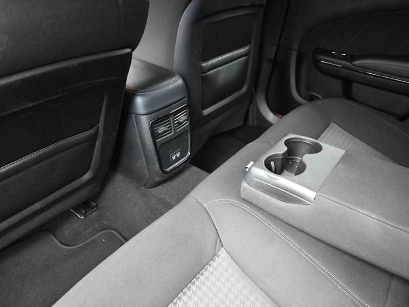 Dodge Charger Vehicle Full-screen Gallery Image 10