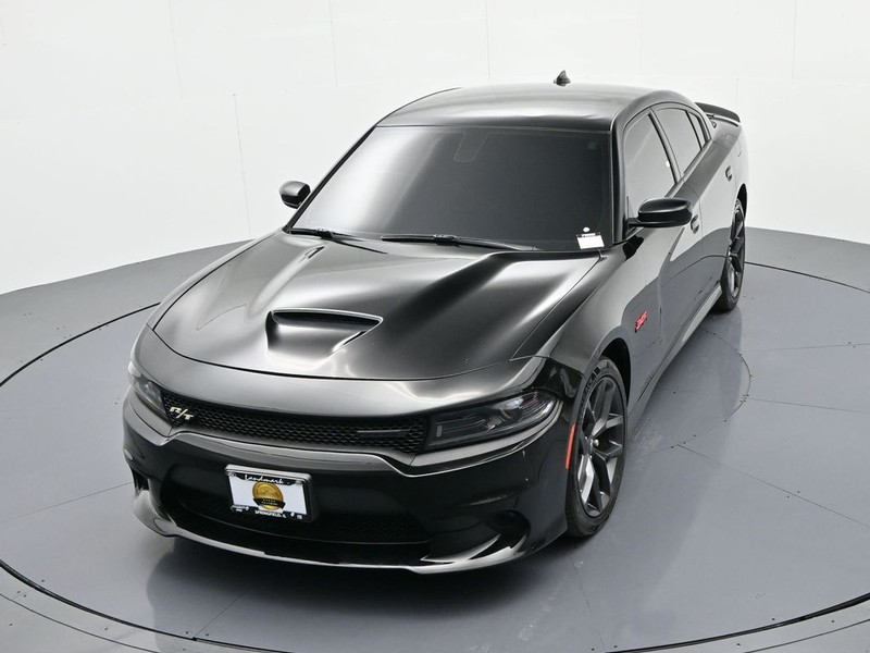 Dodge Charger Vehicle Full-screen Gallery Image 18