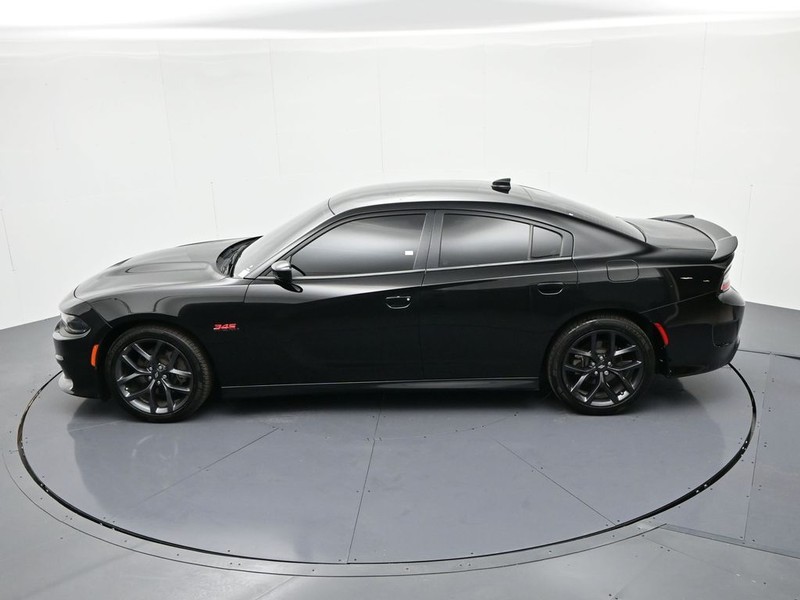 Dodge Charger Vehicle Full-screen Gallery Image 19