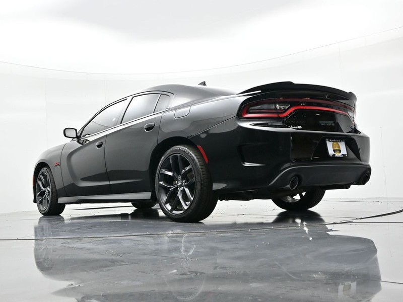 Dodge Charger Vehicle Full-screen Gallery Image 20