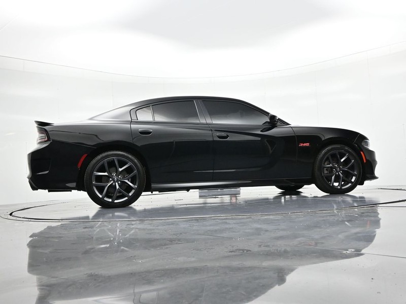 Dodge Charger Vehicle Full-screen Gallery Image 23