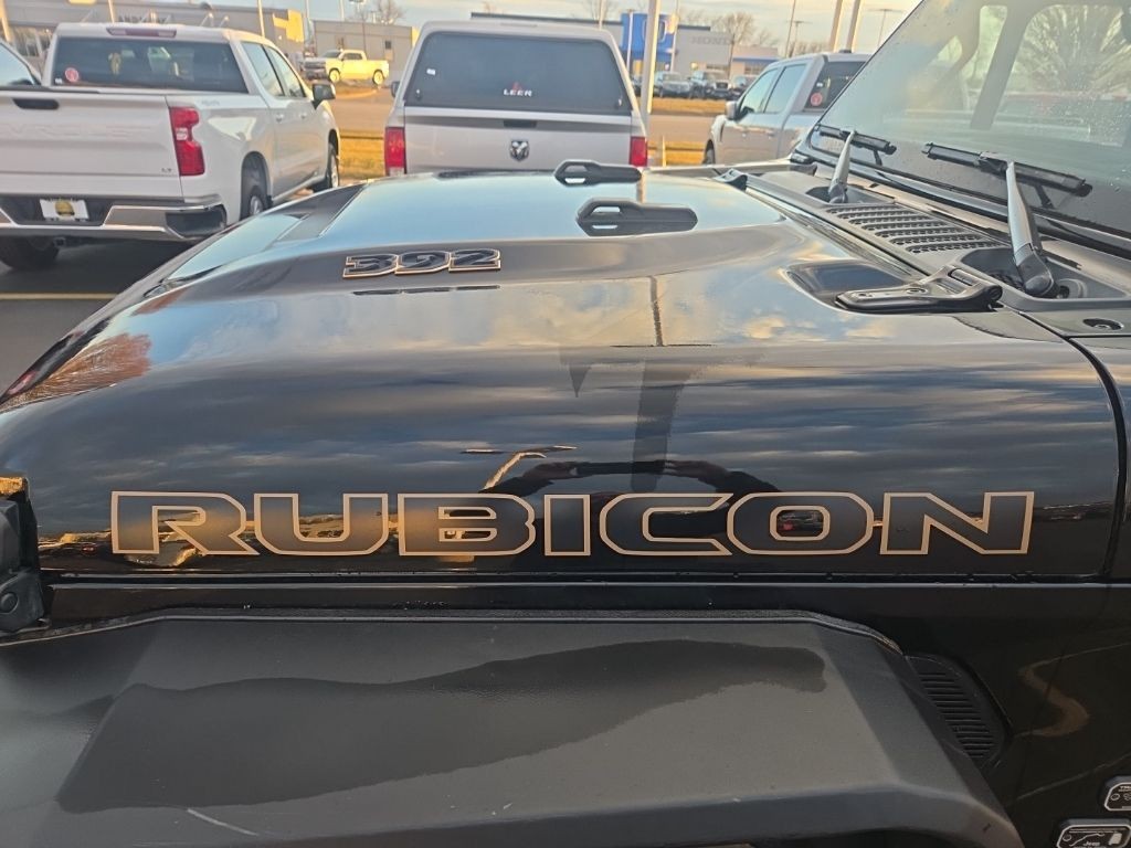 Jeep Wrangler Vehicle Full-screen Gallery Image 2