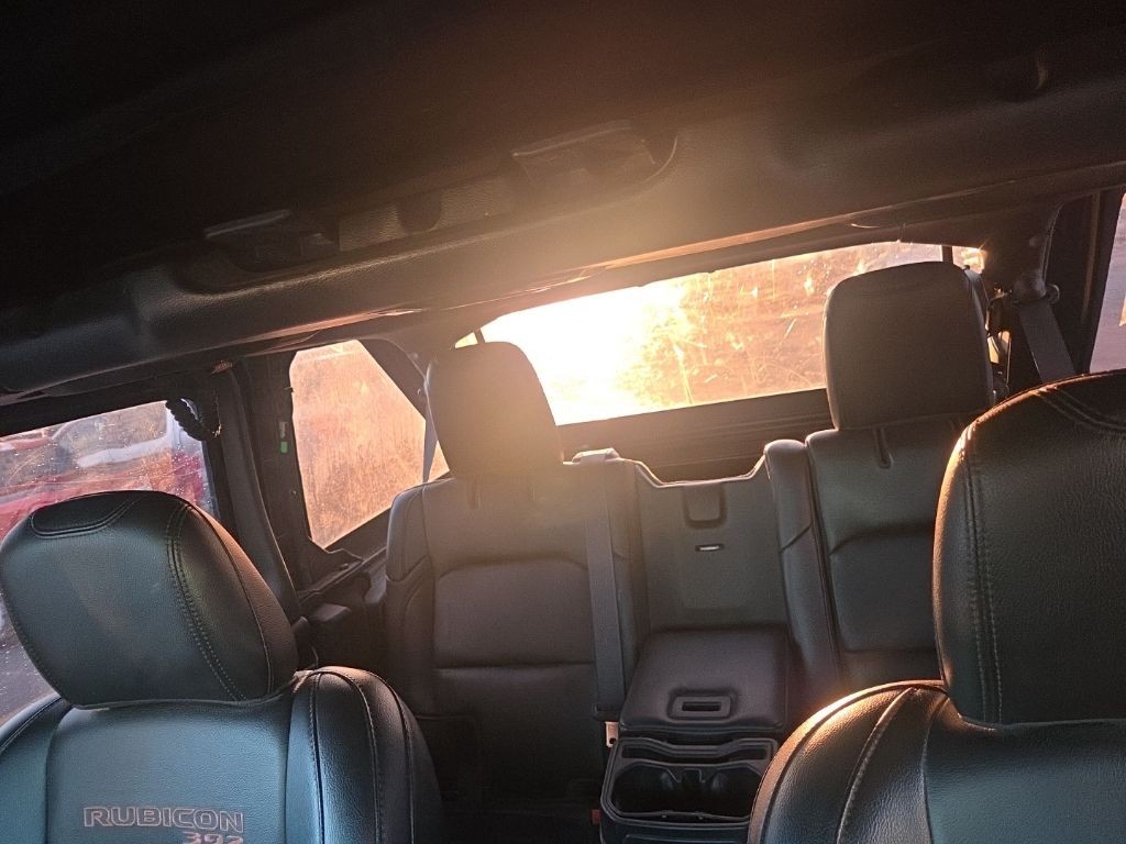 Jeep Wrangler Vehicle Full-screen Gallery Image 19