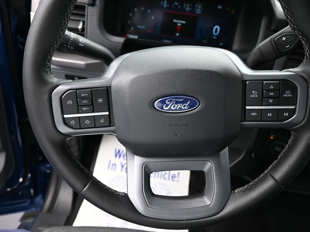 Ford F-150 Vehicle Full-screen Gallery Image 11